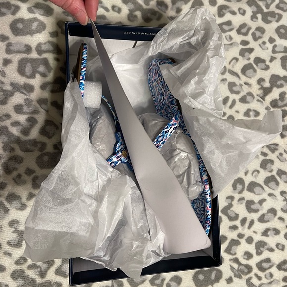 Crown and ivy thong sandles size 9.5 - Picture 3 of 6